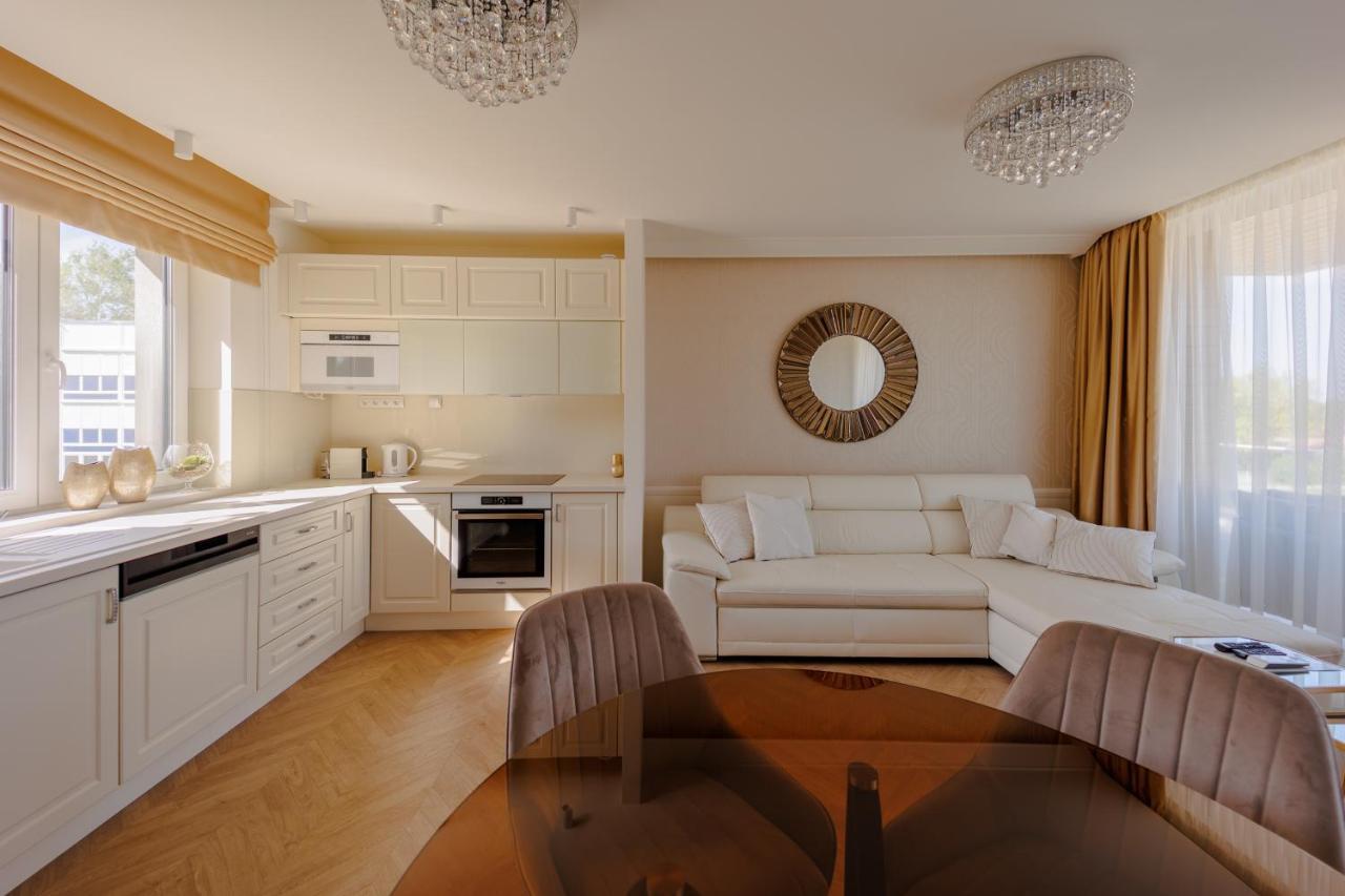 Gold Wave Apartments Шіофок Екстер'єр фото